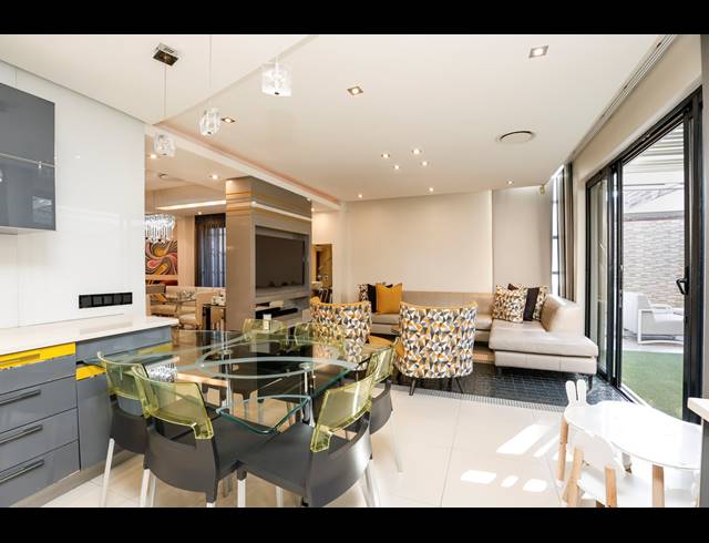 4 BEDROOM TOWNHOUSE FOR SALE IN ESSENWOOD